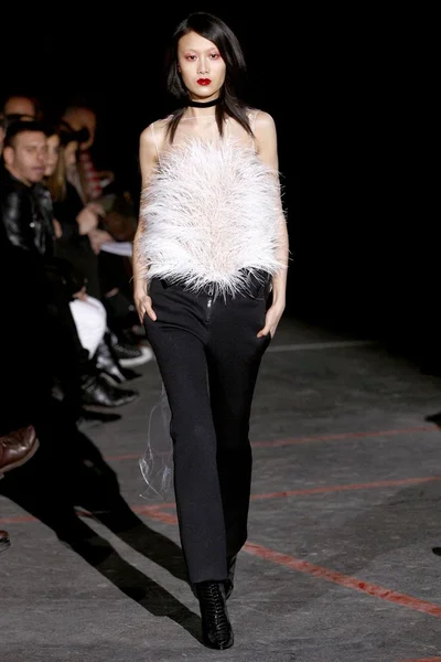 Look 47
